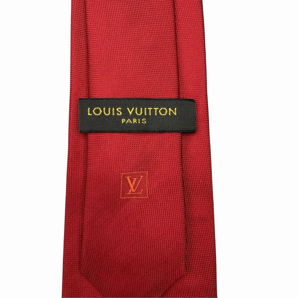 Louis Vuitton Men's Recent Tie Solid Red LV Logo Satin Silk Italy 3 1/8" 60" guc